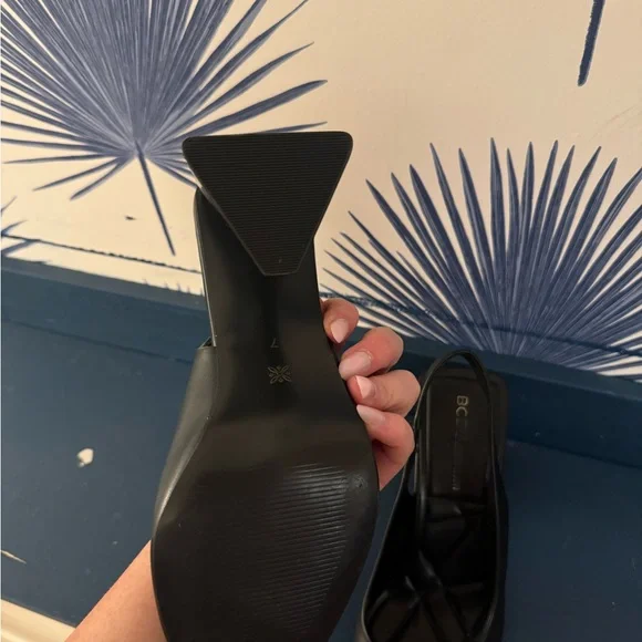 BCBG gentle used sling back pumps - Picture 2 of 4